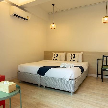 Pakchong Center Poshtel Hotel Buitenkant foto