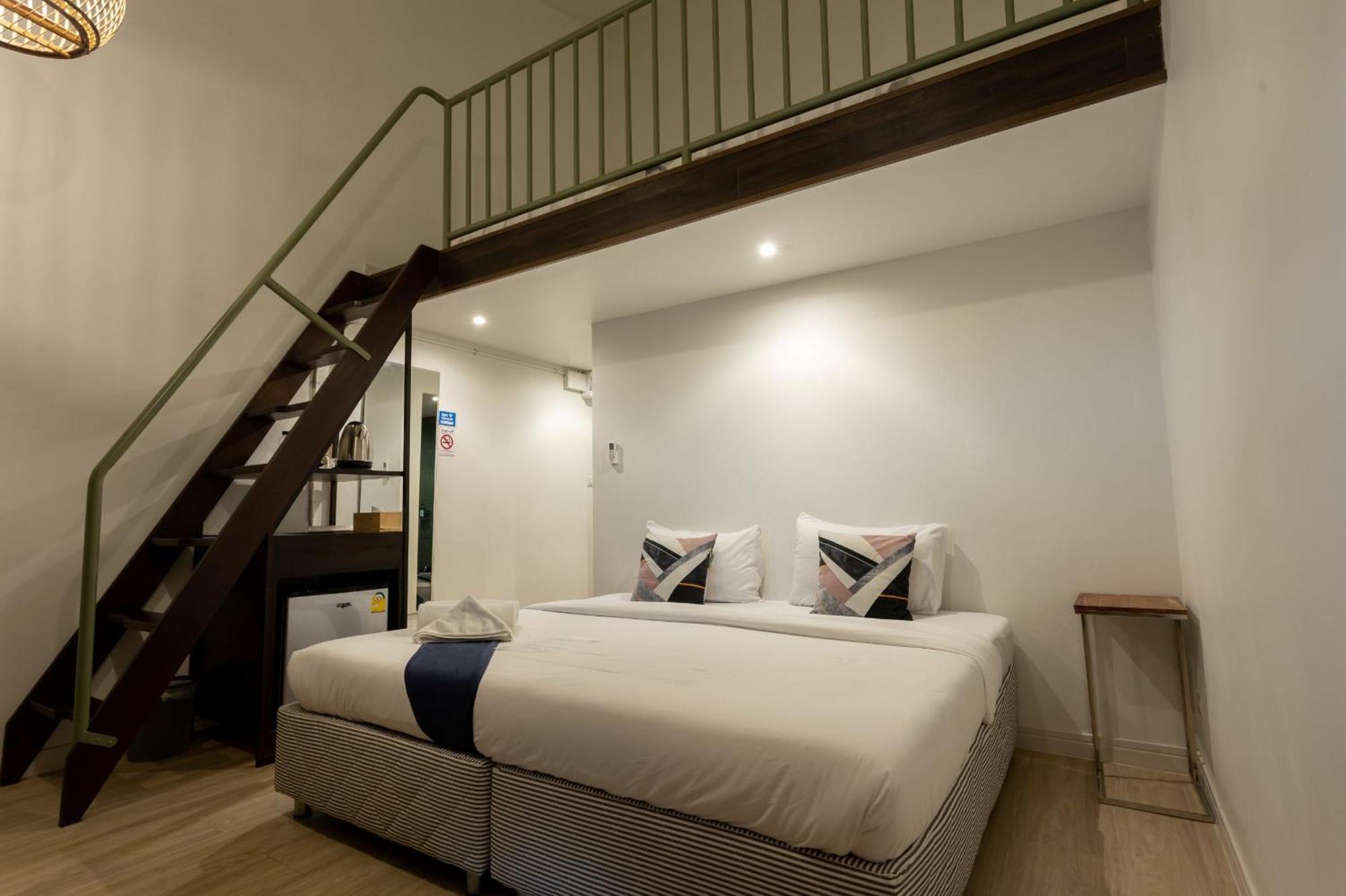 Pakchong Center Poshtel Hotel Buitenkant foto